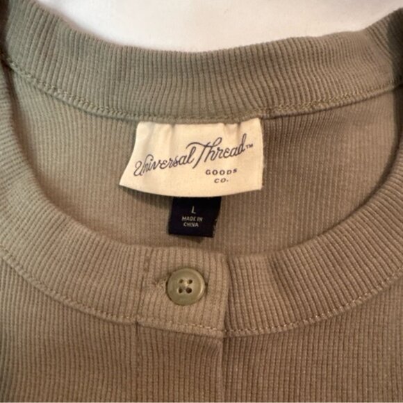 Universal Thread Olive Ribbed Button-Up Top - Picture 3 of 10